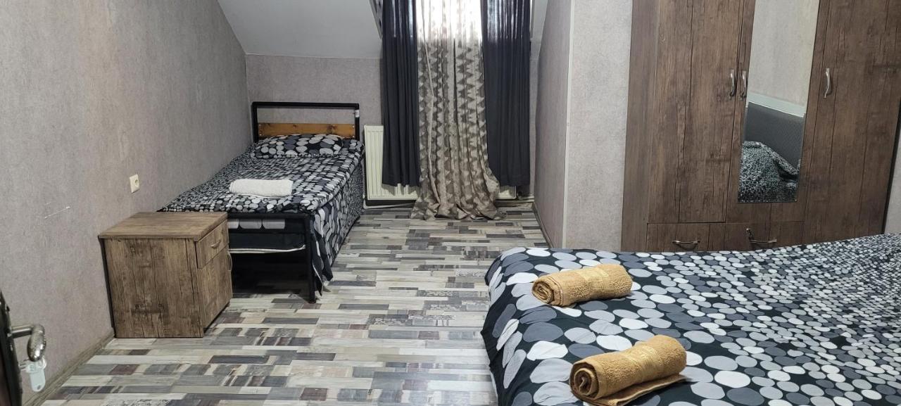 Kiev Hostel Tbilisi Eksteriør bilde