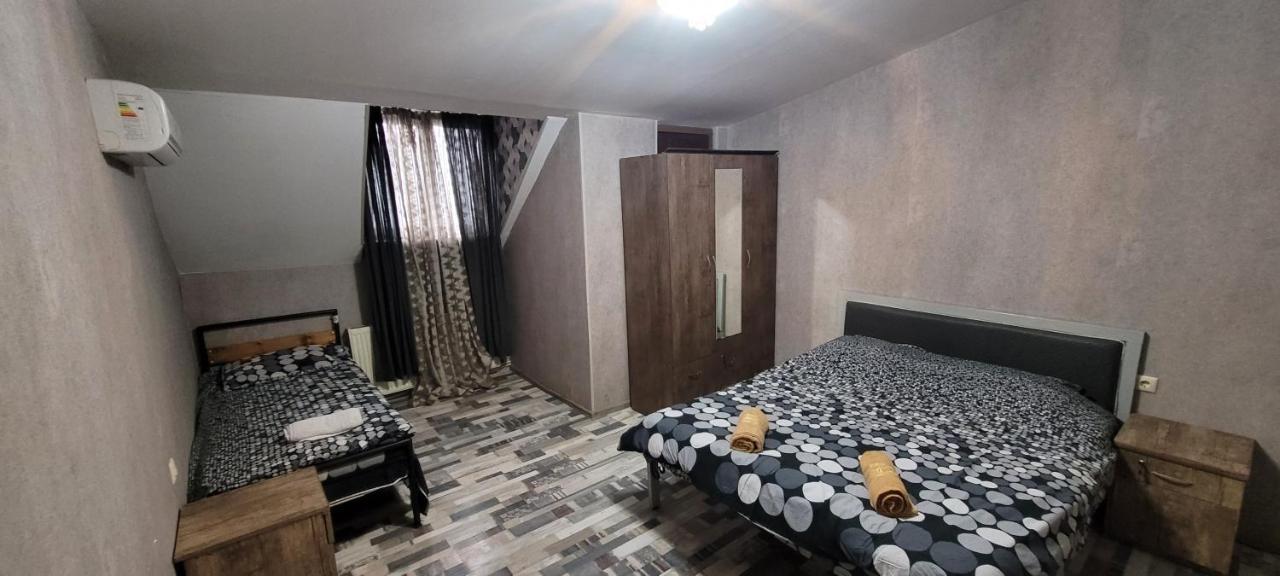 Kiev Hostel Tbilisi Eksteriør bilde