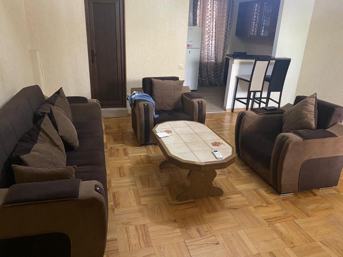 Kiev Hostel Tbilisi Eksteriør bilde