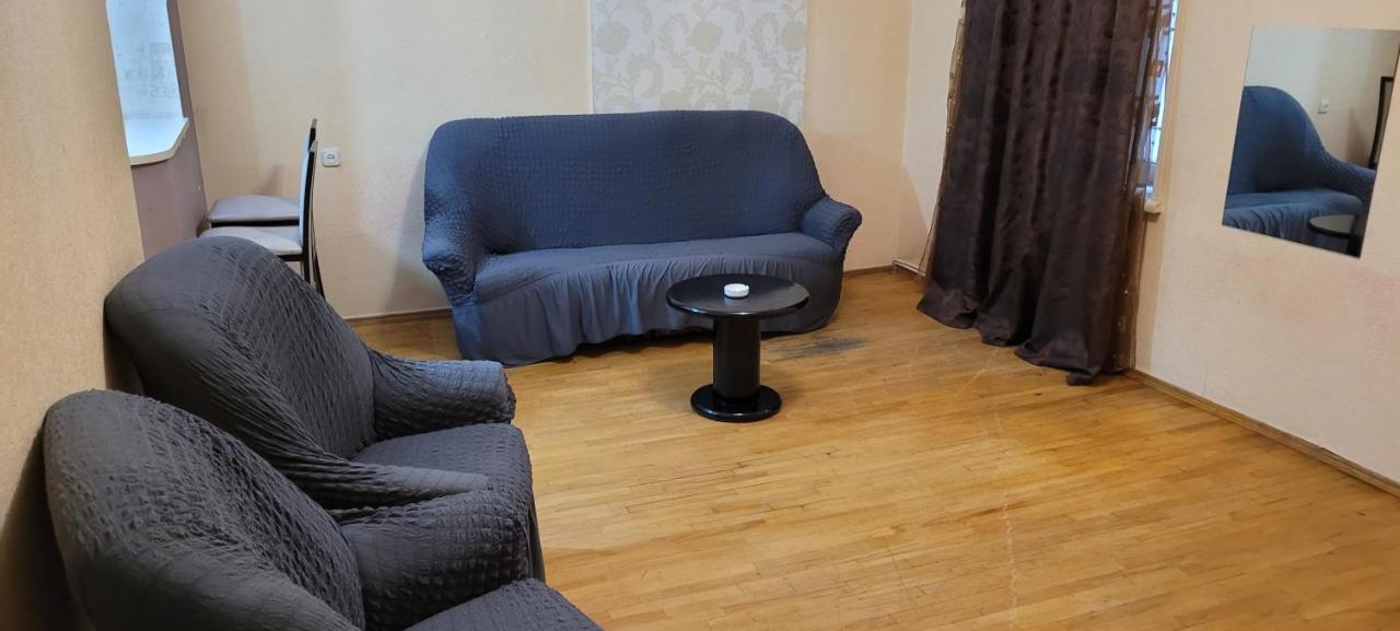 Kiev Hostel Tbilisi Eksteriør bilde