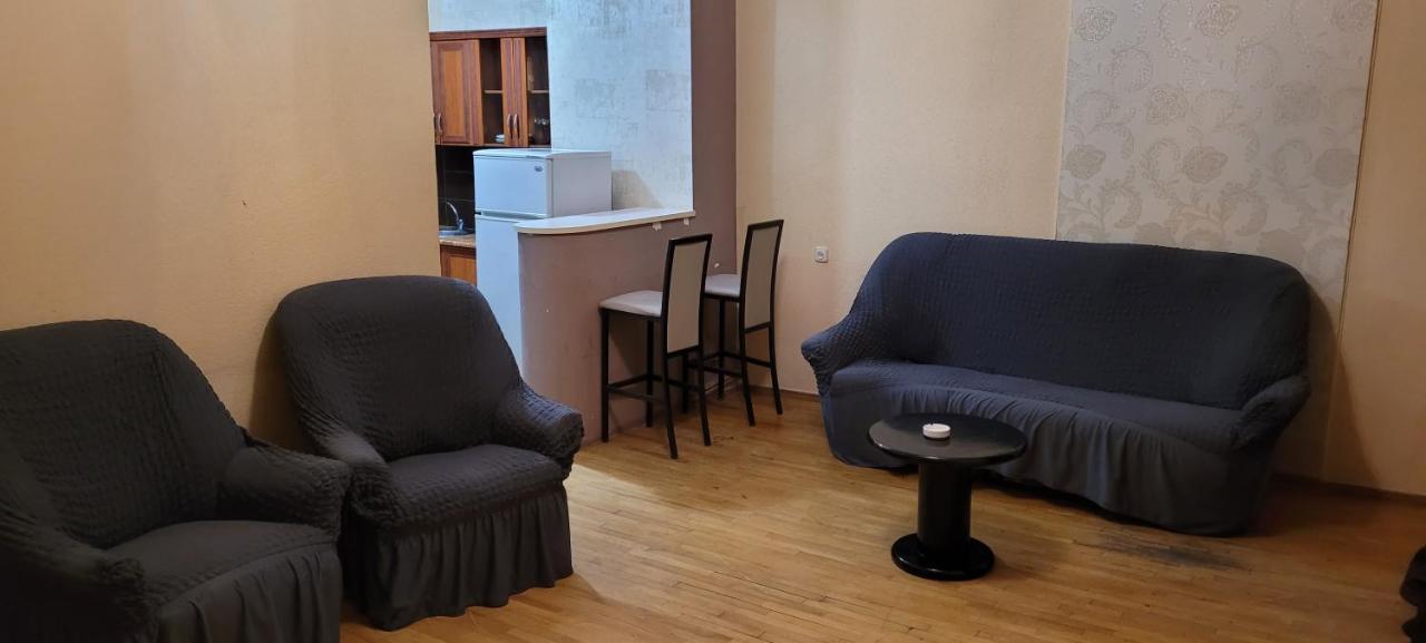 Kiev Hostel Tbilisi Eksteriør bilde