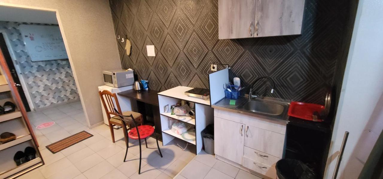 Kiev Hostel Tbilisi Eksteriør bilde