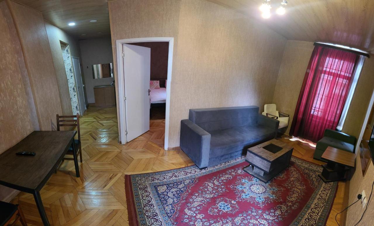 Kiev Hostel Tbilisi Eksteriør bilde