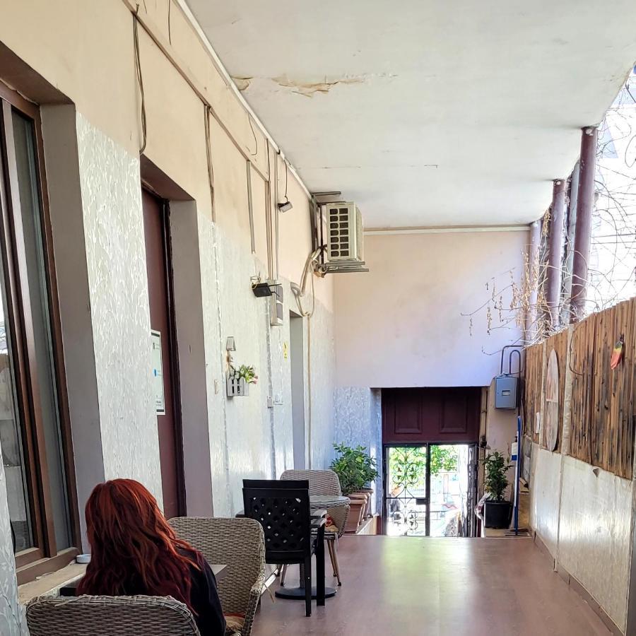 Kiev Hostel Tbilisi Eksteriør bilde