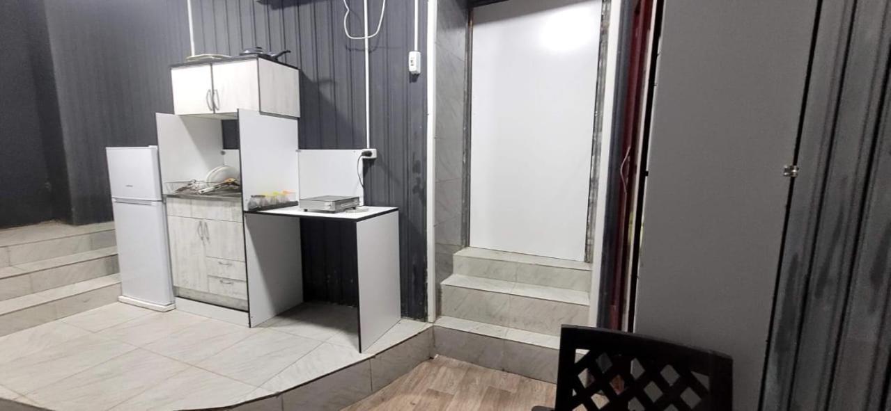 Kiev Hostel Tbilisi Eksteriør bilde