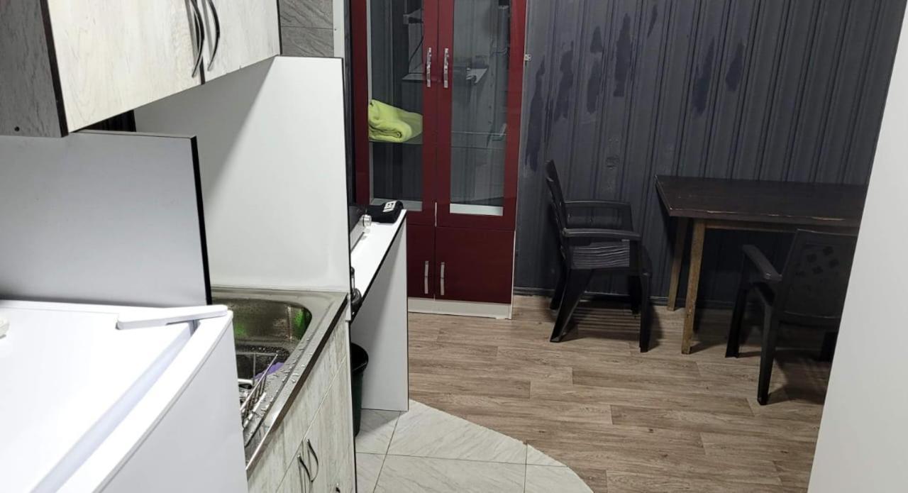 Kiev Hostel Tbilisi Eksteriør bilde